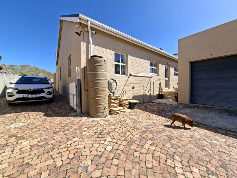 2 Bedroom Property for Sale in Pringle Bay Western Cape